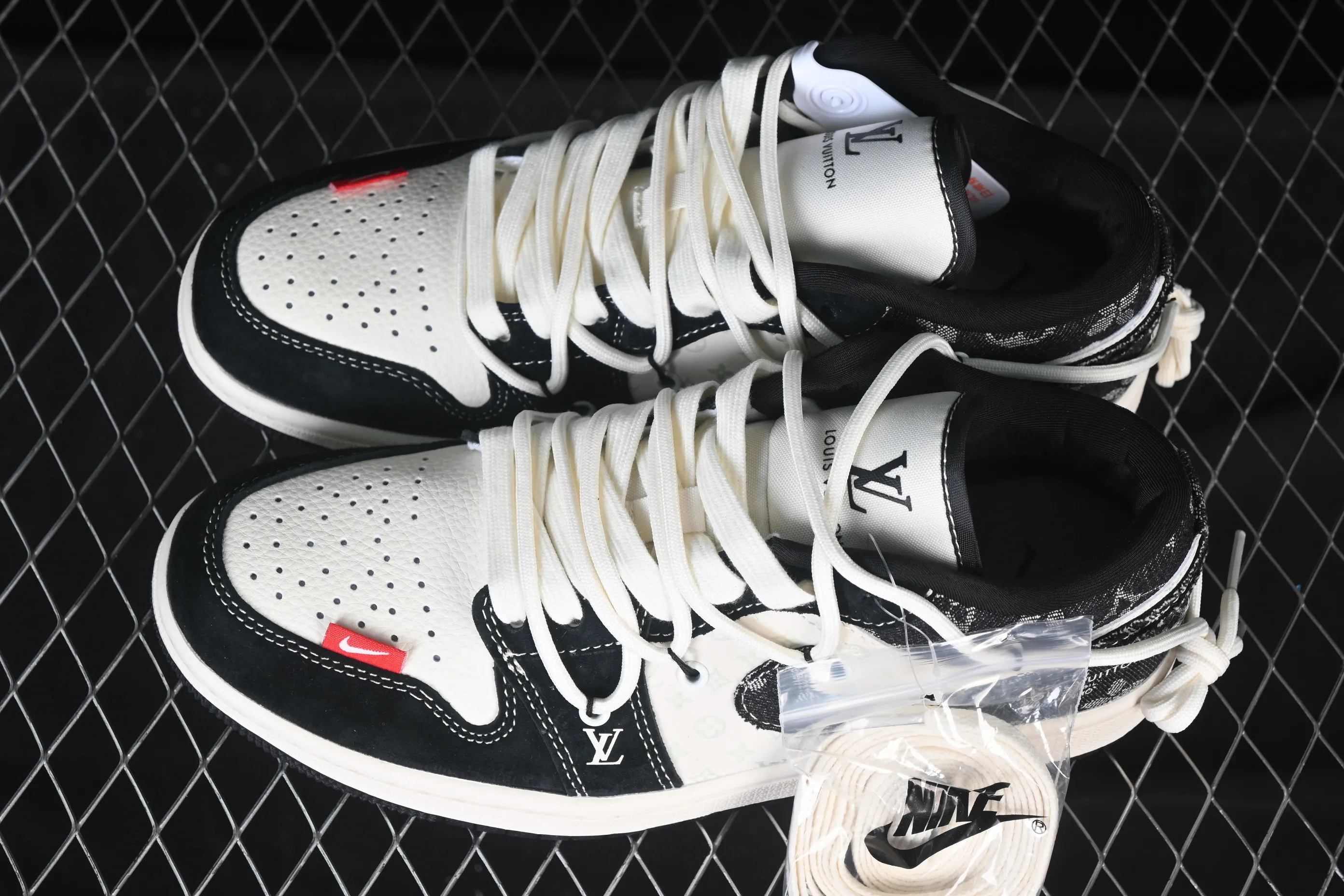 All categories Air Jordan Jordan series basketball shoes Air Jordan 1 Low High-end customized low-top sneakers Air Jordan 1 Low AJ1 Joe 1 LV joint black toe drawstring High-end customized low-top retro basketball shoes YX5066-383